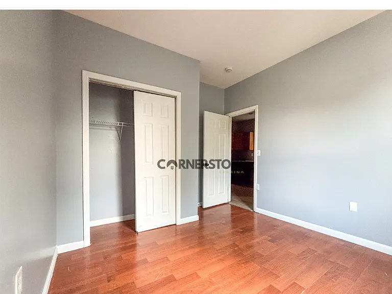 483 Avon Ave — Photo 12