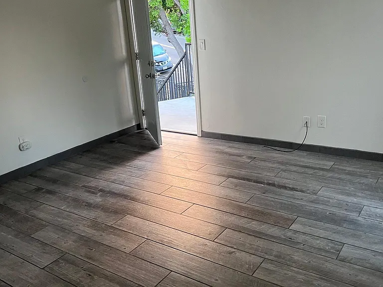 3191 Kemper St #14 — Photo 6