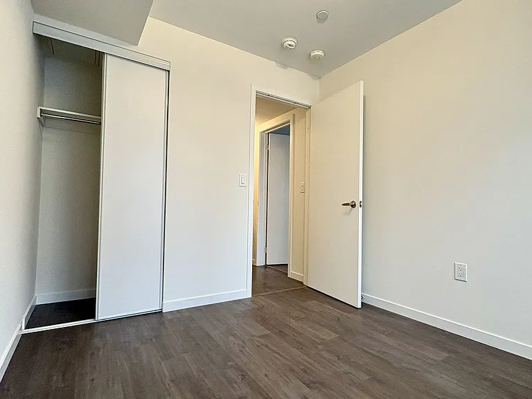 400 Alex Gardner Cir #83 — Photo 13