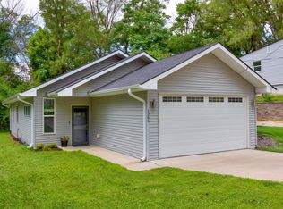 1266 E 36th Ct, Des Moines, IA 50317
