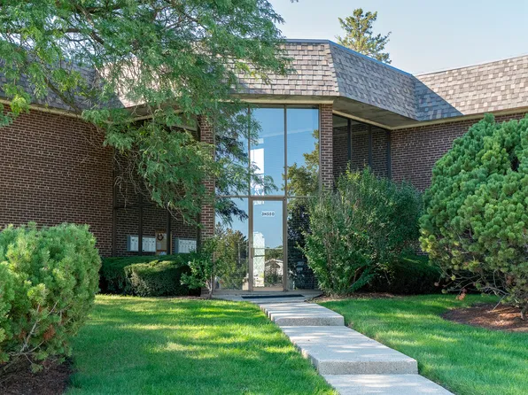 3N550 Crown Rd APT 9, Elmhurst, IL 60126