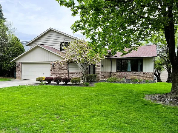 23831 Wendover Dr, Beachwood, OH 44122