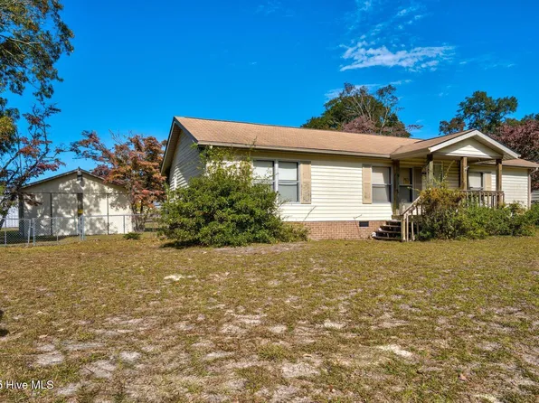 123 Pinewood Street, Cedar Point, NC 28584