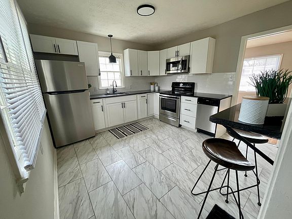 5th image of 1710 E 52nd St