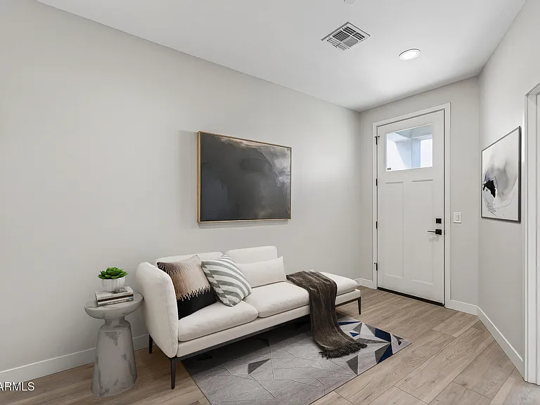 2601 E Clarendon Ave #3 — Photo 6