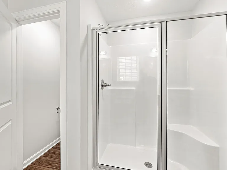 597 Vinings Dr — Photo 30
