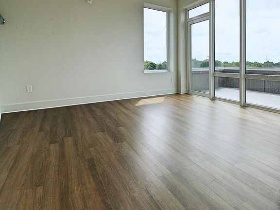 3rd image of 1292 Westminster St #505