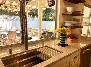 8882 Oak Trail Dr, Santa Rosa, CA 95409