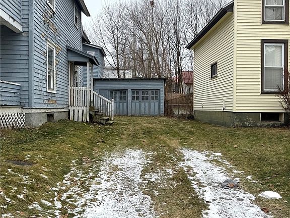 4th image of 21 Pine St