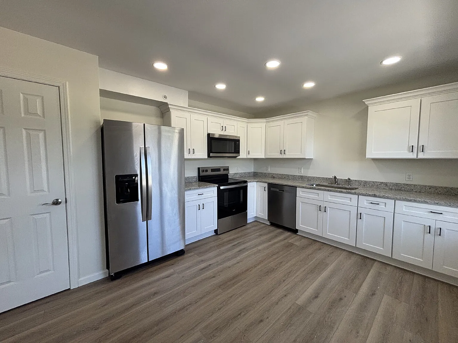 697 Whiteaker Springs Rd — Photo 3