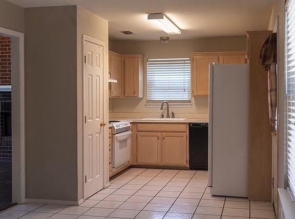 4th image of 1829 Sioux Dr