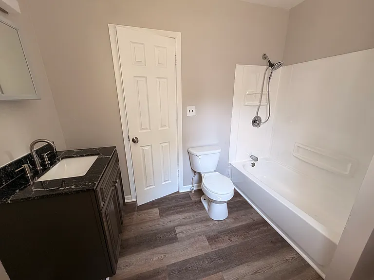 317 Eldred Ave — Photo 21