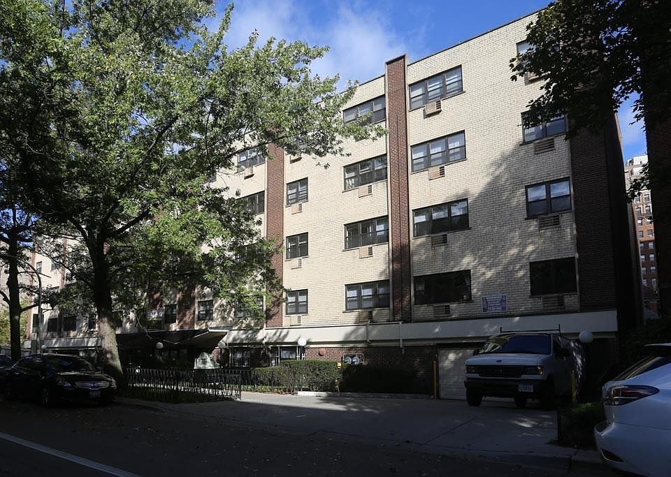 1st image of 450 W Aldine Ave #102