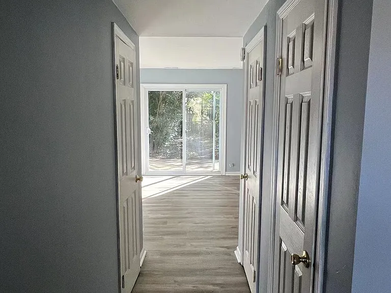 4407 Bennett Ln — Photo 3