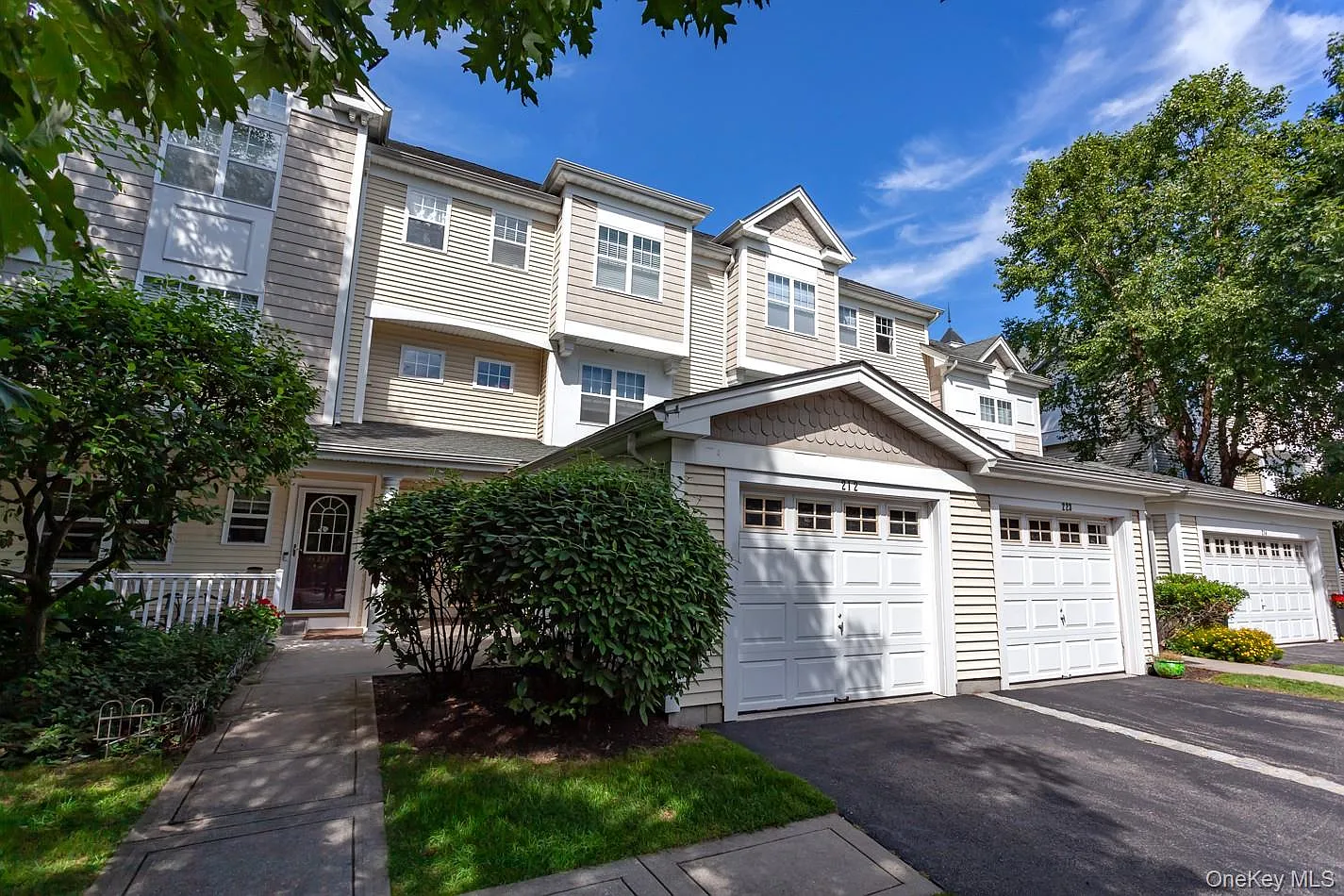 2 bed, 2.5 bath, 1315 sqft, $3,400 — Photo 1