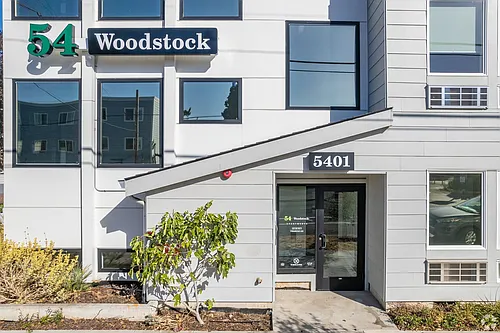 54 Woodstock Apartments~ Great Location ~Vibrant Neighborhood Photo 1