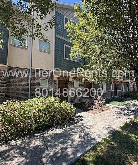 8272 S Bellingham Dr — Photo 1
