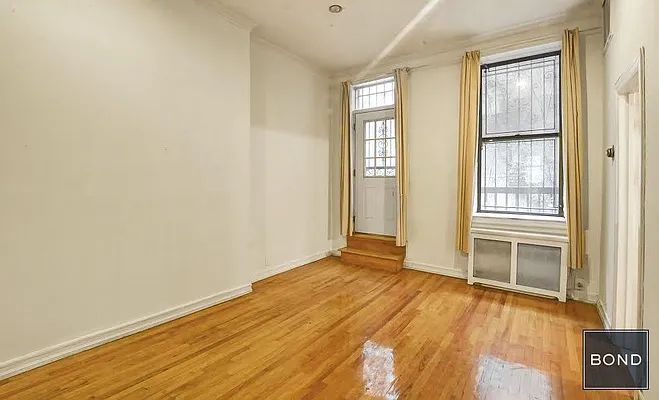 Rented by Bond New York | media 5