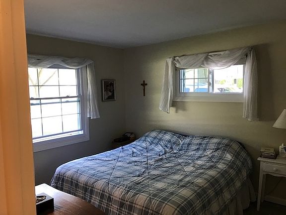 5th image of 2601 W Wellington Dr