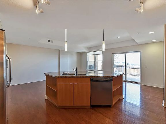 4th image of 2240 N Clay St Unit 209