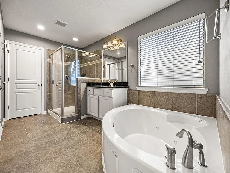5309 Nolda St — Photo 18