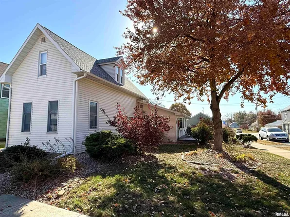 902 Adams St, Quincy, IL 62301