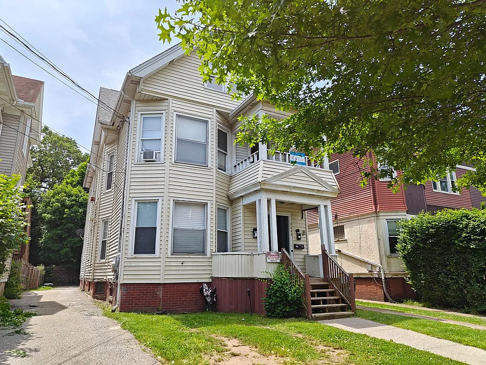 1644 Chapel St