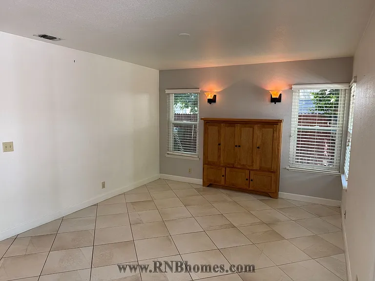 8301 Dalkeith Way — Photo 7