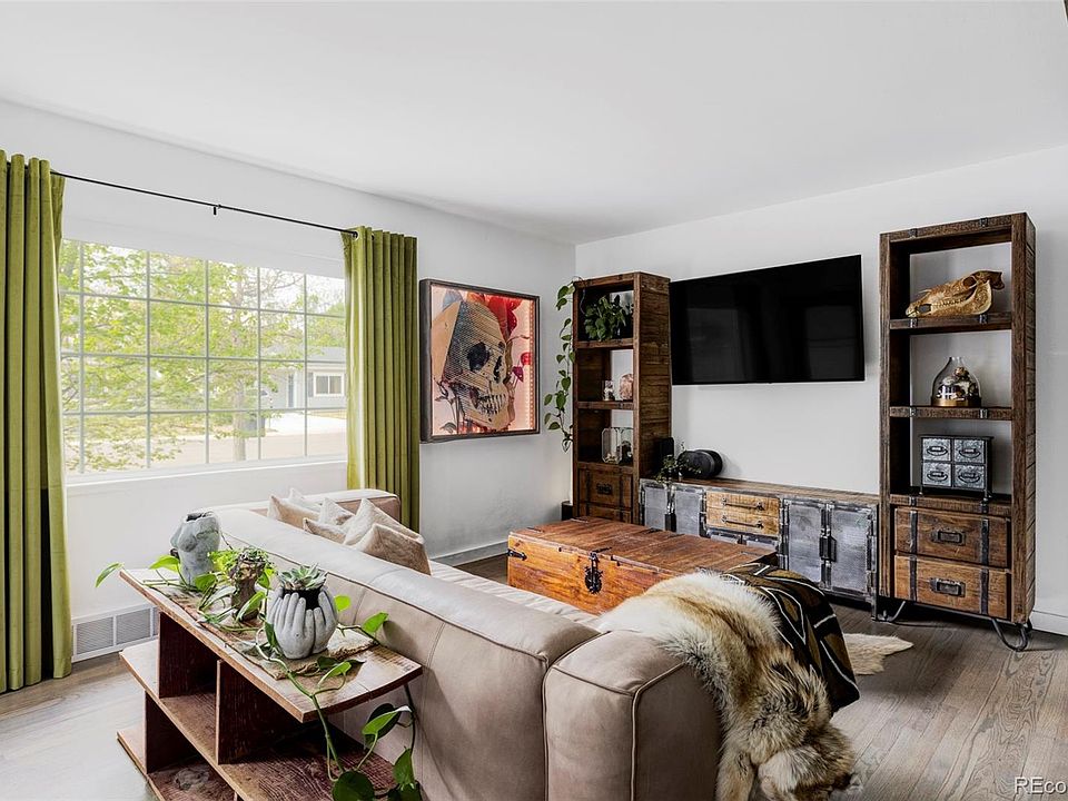 1st image of 920 S Alcott Street