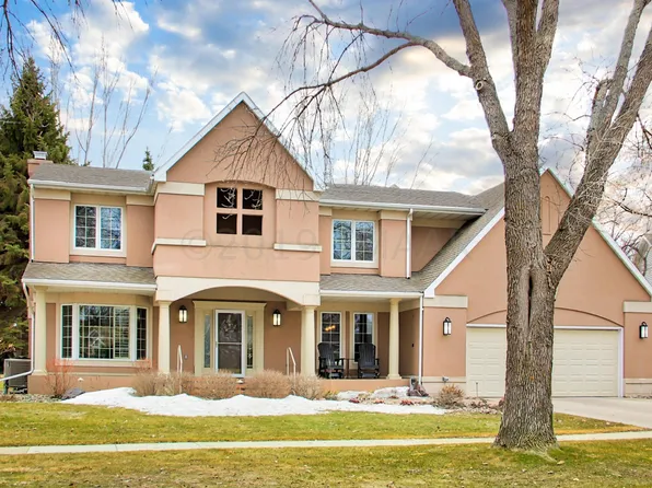 246 Prairiewood Dr S, Fargo, ND 58103