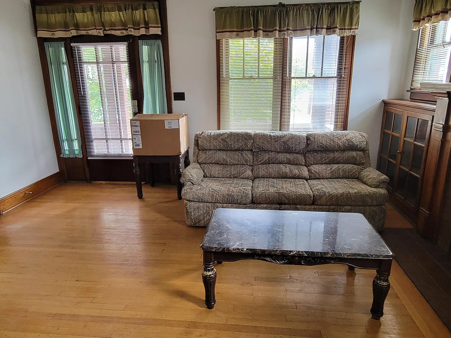 4 bed, 2.5 bath, 2492 sqft, $500 — Photo 4