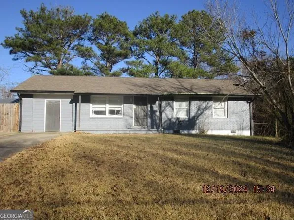 8206 Sussex Dr, Jonesboro, GA 30238