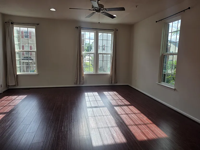 8071 Locust Mill St — Photo 6
