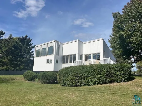 412 S 10th Ave, Virginia, MN 55792