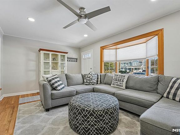 4th image of 364 Westfield Ave