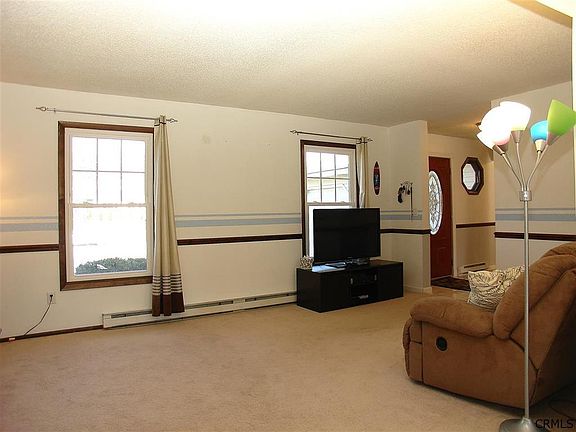 5th image of 24 Montgomery Way