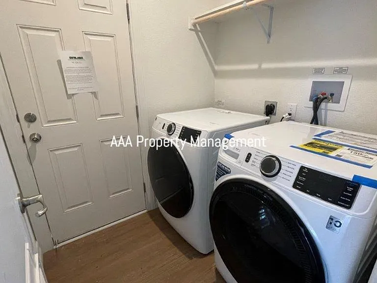 2035 Gill Port Ln #A — Photo 13