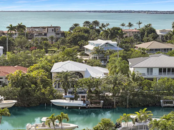 210 14th St, Key Colony Beach, FL 33051