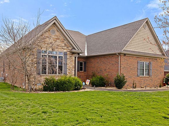 3rd image of 125 Pershing Way