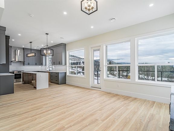 5th image of 1136 Hume Ave