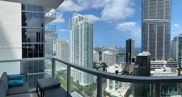 1050 Brickell Ave #2802