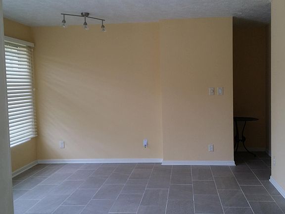 Living room area
*Wall color may have changed