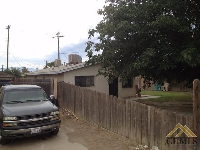 2nd image of 2620 S Chester Ave