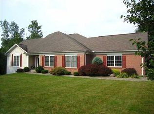 53 Granite Dr, Penfield, NY 14526