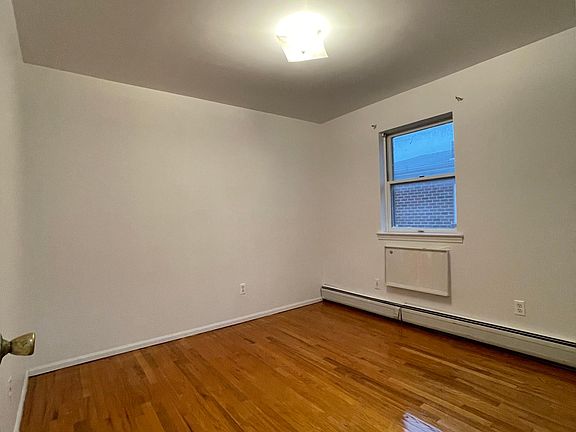 5th image of 197 Bay 31st St #3