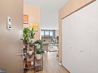 4242 E West Hwy #613, Bethesda, MD 20814