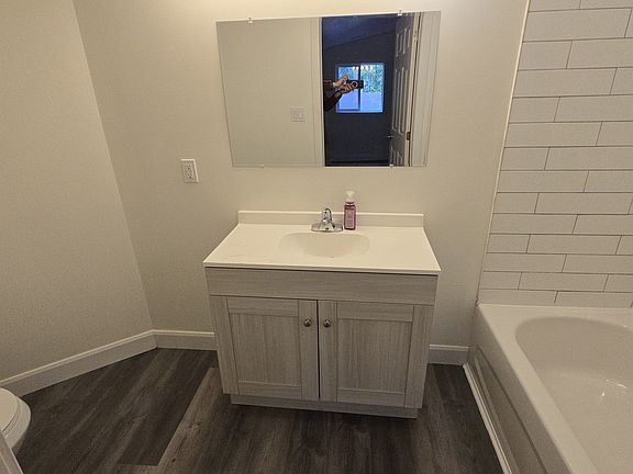 4th image of 279 Darling St #2