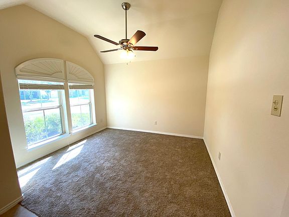 3rd image of 2714 Driftwood Bend Dr