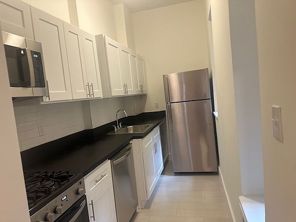 4th image of 59 Pineapple St #2Q