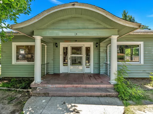 8906 N Willamette Blvd, Portland, OR 97203